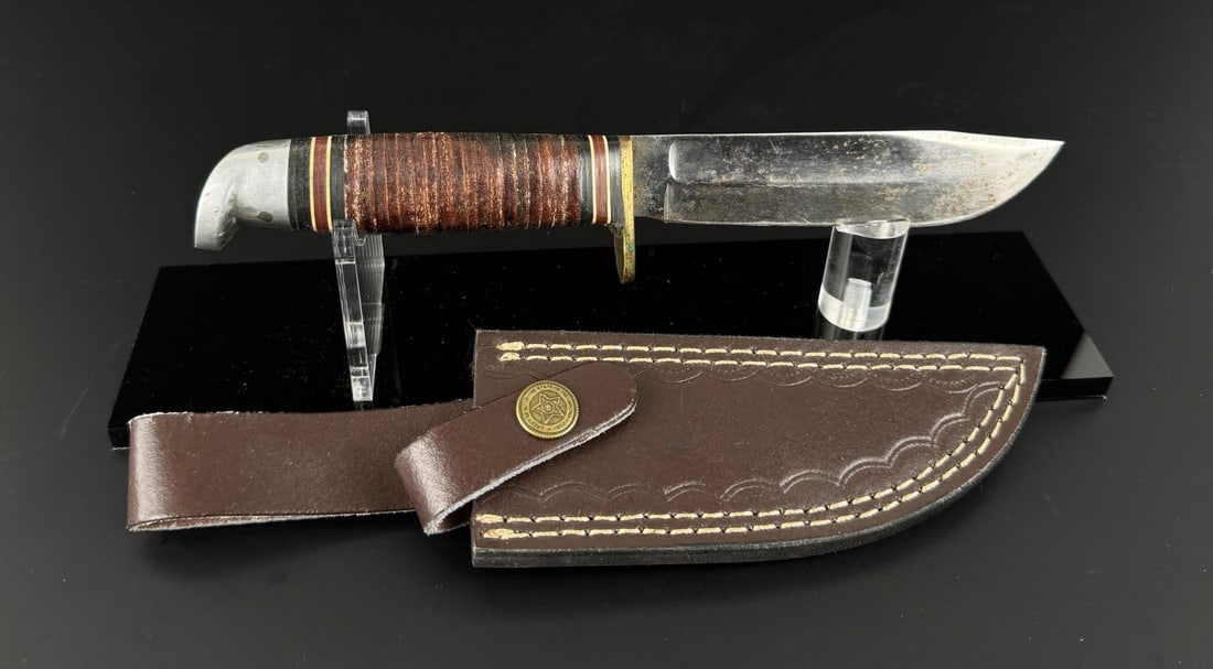 Western L46-5 Baby Shark Hunting Knife: 9" long.