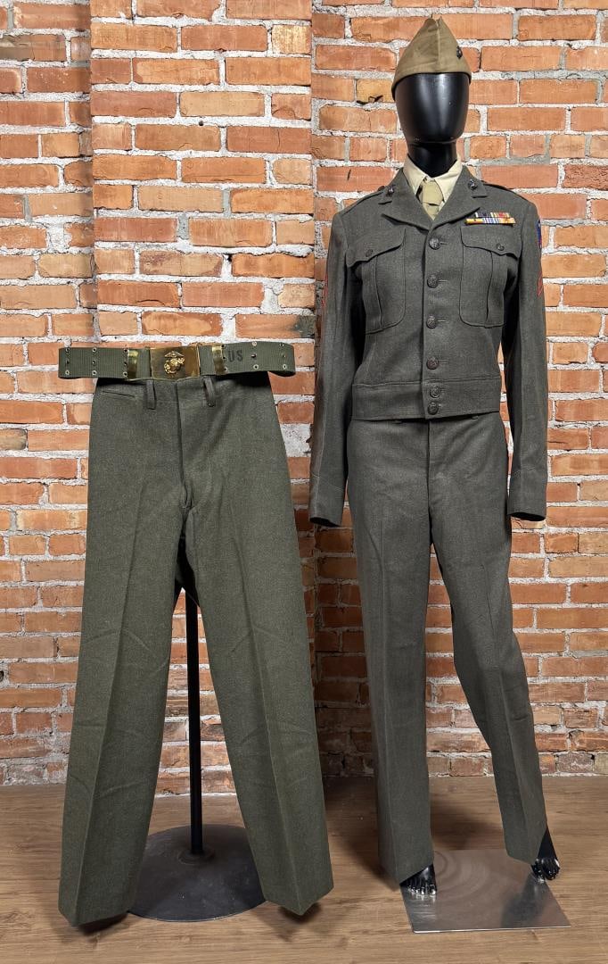 WW2 1st USMC Marine Corps Uniform Set (1 of 20)