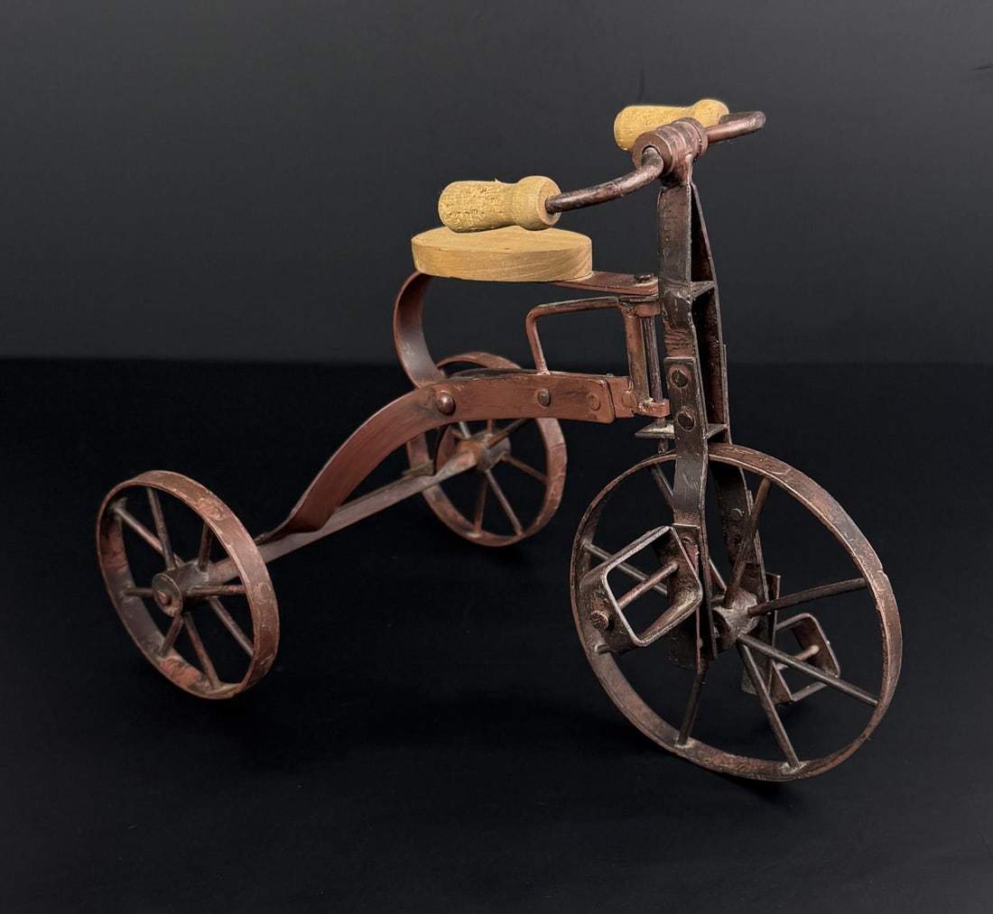 Metal Tricycle Garden Ornament (1 of 6)