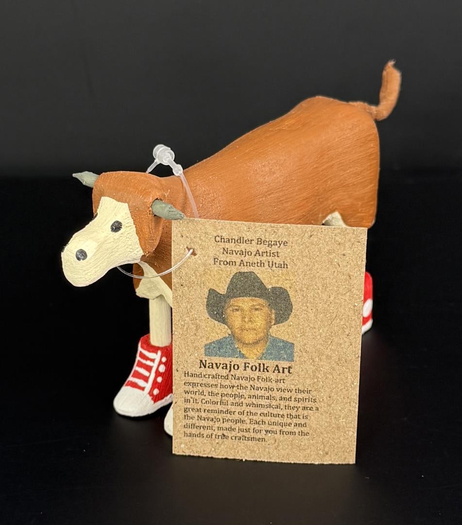 Chandler Begaye Navajo Folk Art Wood Carving Cow (1 of 7)