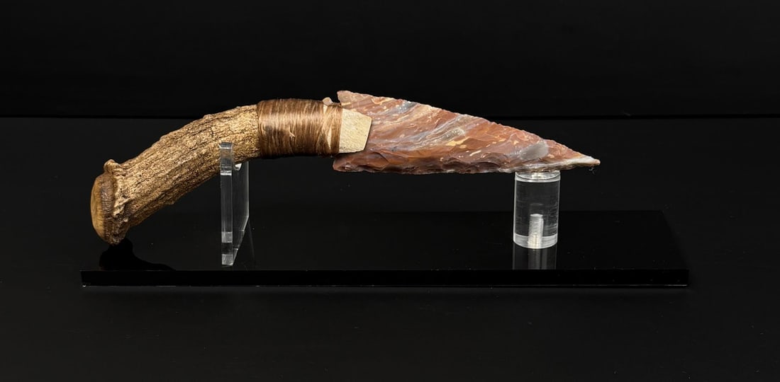 Bo Earls Handmade Horn Handle Knife: Handmade by Bo Earls. Bo is one of the finest modern flint and obsidian knappers. His knives are some of the nicest money can buy. The handle is whitetail deer horn. 9" long.