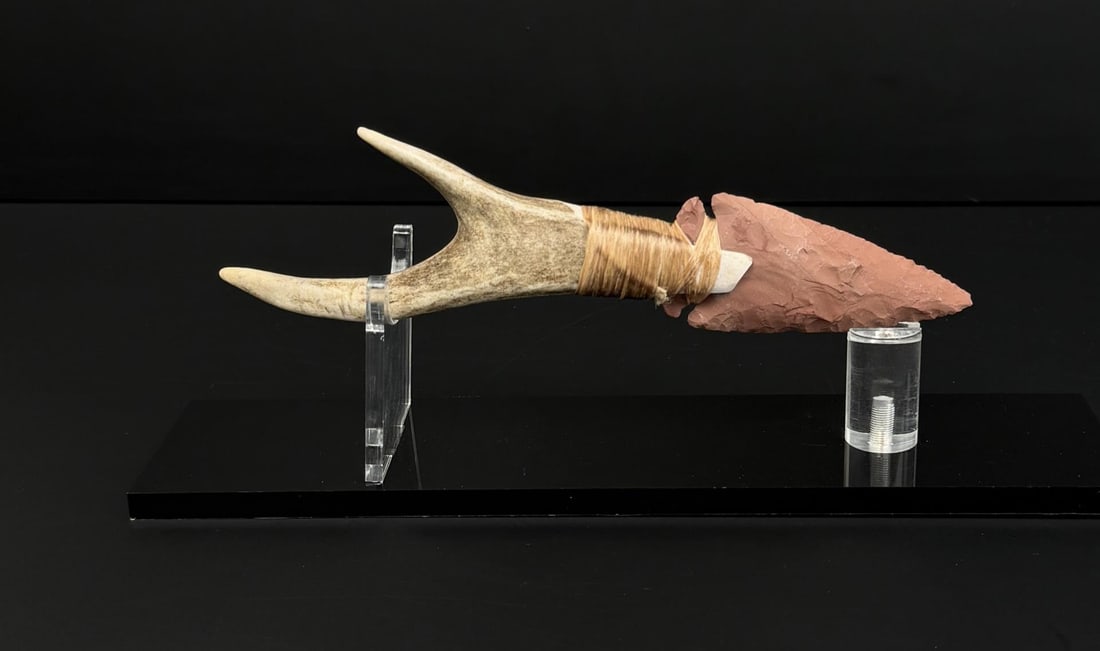 Bo Earls Handmade Horn Handle Knife: Handmade by Bo Earls. Bo is one of the finest modern flint and obsidian knappers. His knives are some of the nicest money can buy. The handle is whitetail deer horn. 8 3/8" long.