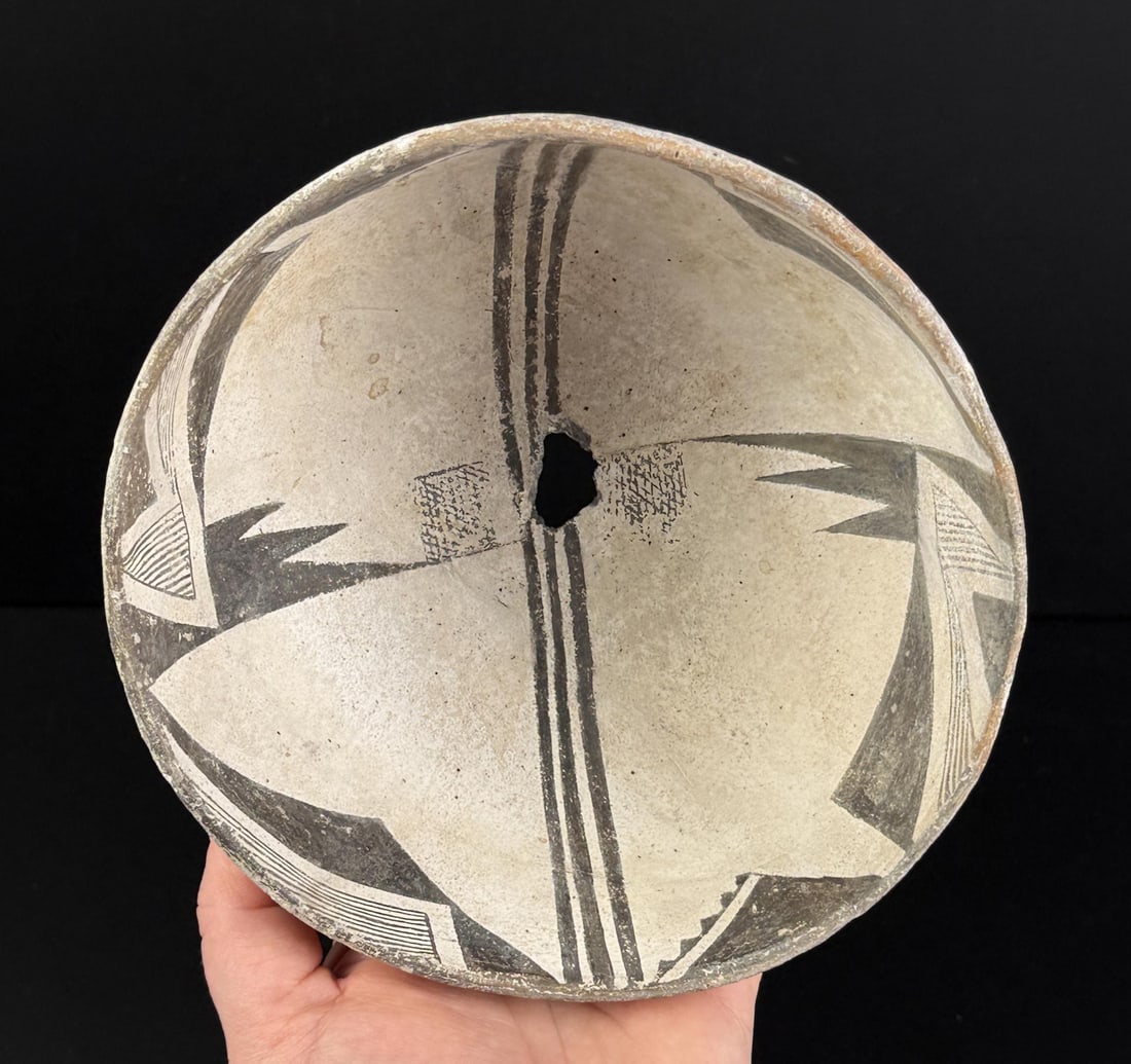 Ancient Mimbres Indian Pottery Bowl (1 of 6)