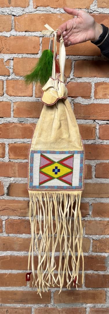 Blackfoot Native American Indian Beaded Pipe Bag (1 of 5)