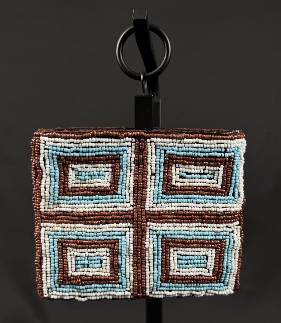 Sioux Native American Indian Beaded Purse (1 of 4)