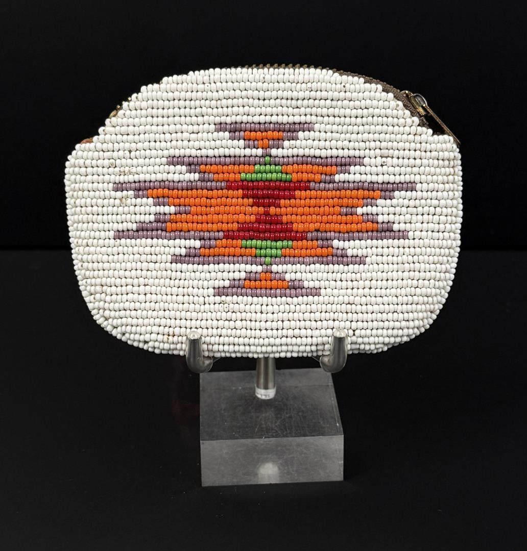 Cheyenne Native American Indian Beaded Purse (1 of 7)