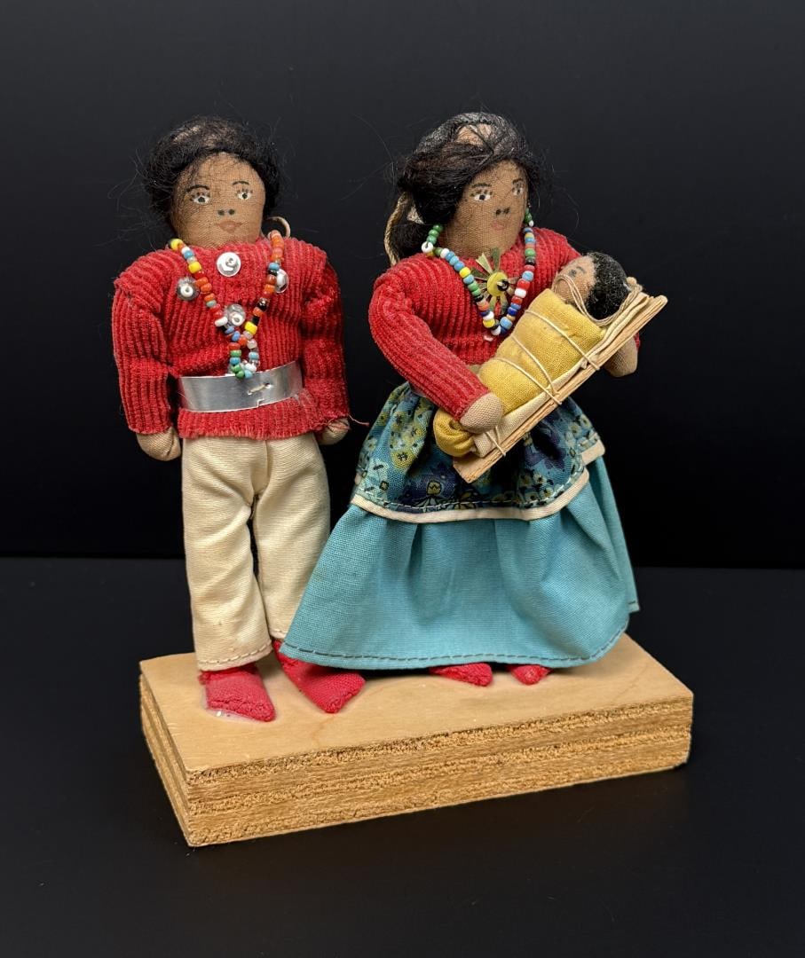 Hannah Garcia Navajo Indian Dolls (1 of 6)