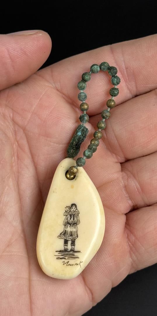 Alaskan Inuit Eskimo Scrimshaw Ivory Keychain (1 of 4)