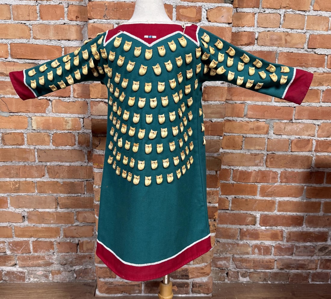 Crow Native American Indian Elk Tooth Dress (1 of 16)