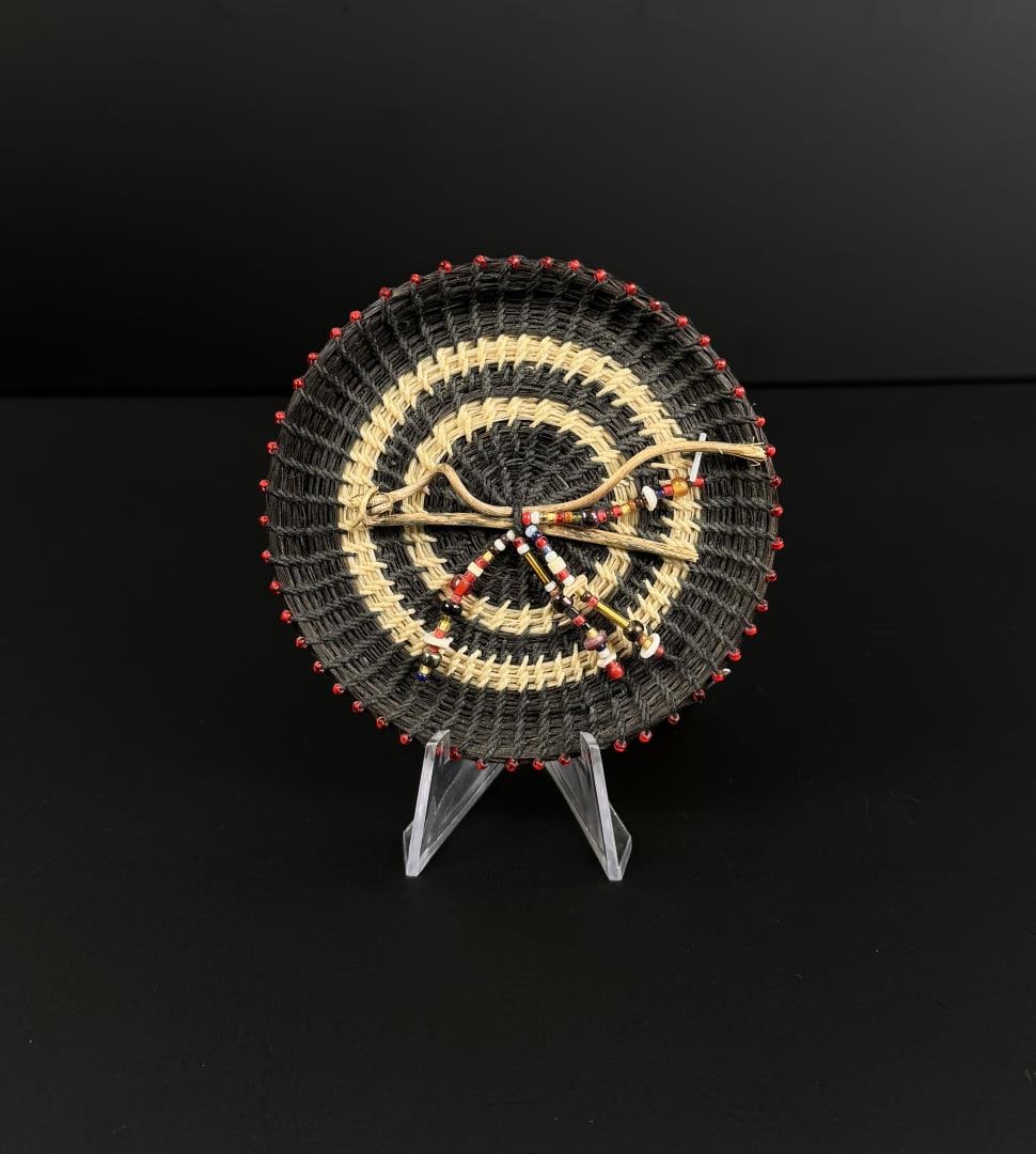 Linda Aguilar Chumash Indian Horsehair Basket (1 of 5)