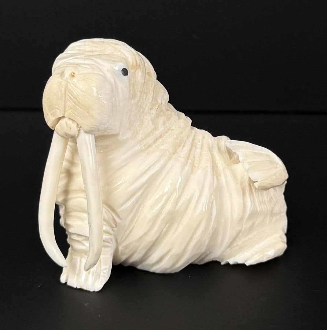 Dennis Pungowiyi Alaskan Inuit Carved Walrus (1 of 6)