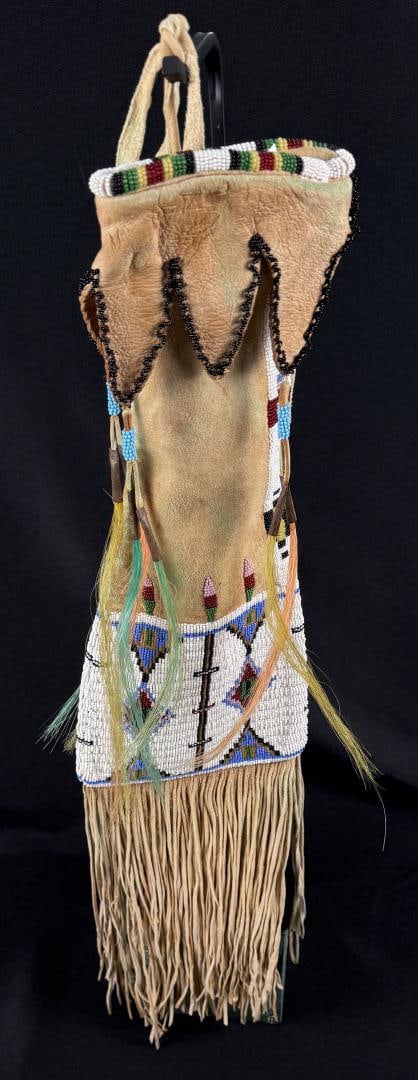 Montana Blackfoot American Indian Beaded Pipe Bag (1 of 14)