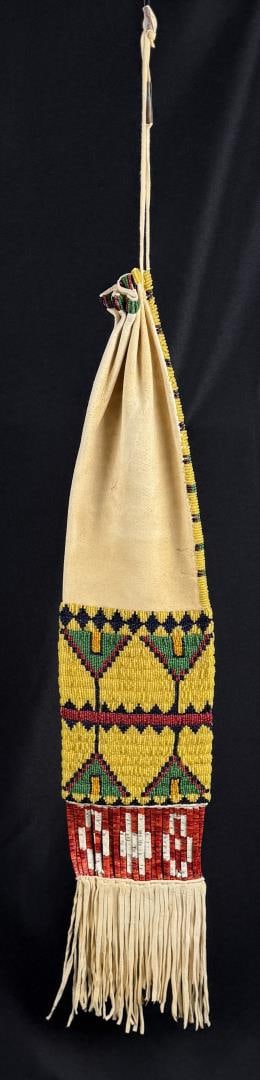 Fort Berthold Sioux Native American Pipe Bag (1 of 11)