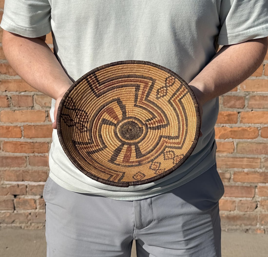 Apache Polychrome Native American Indian Basket (1 of 5)