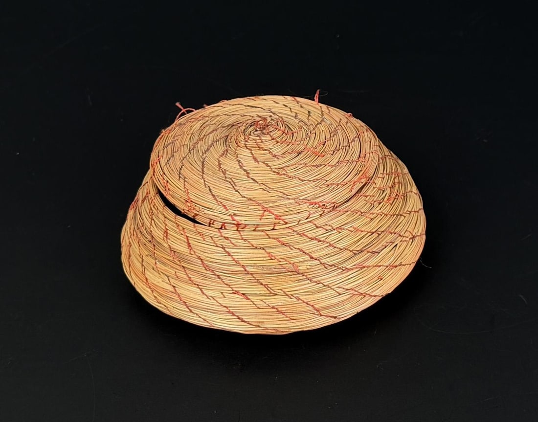 Native American Indian Lidded Basket (1 of 4)