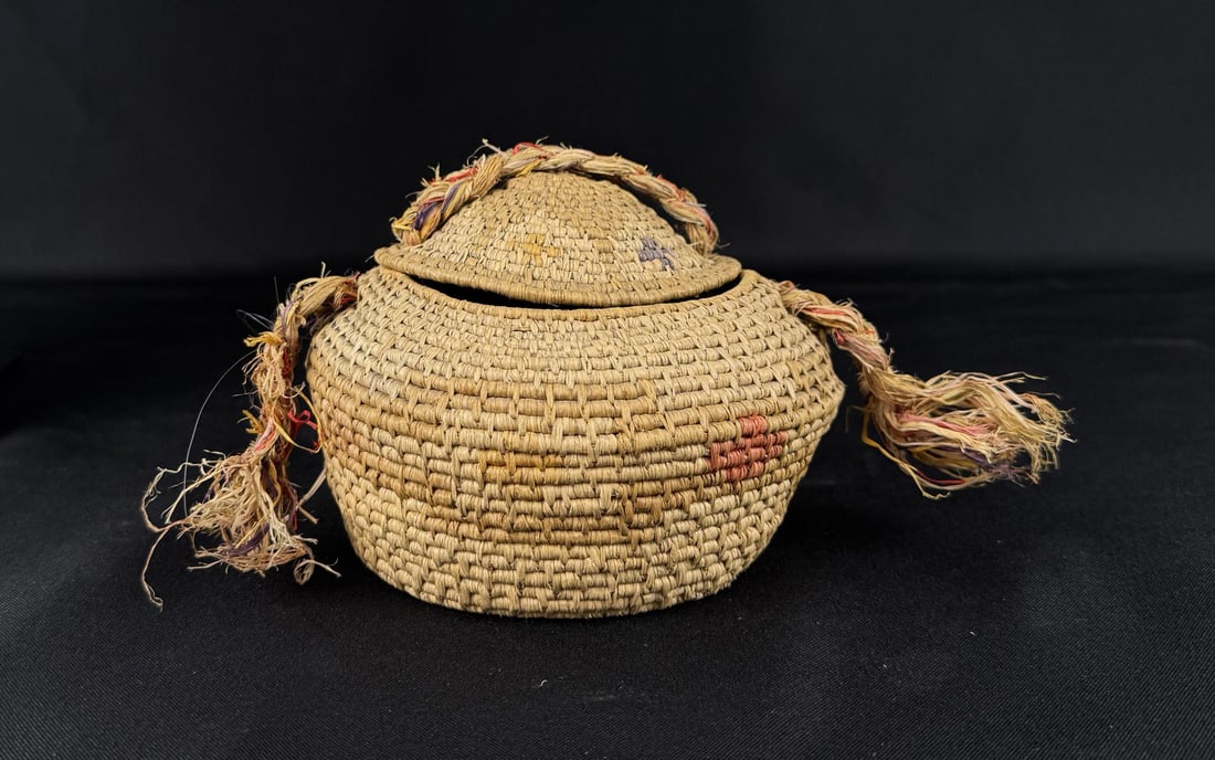 Alaskan Inuit Eskimo Lidded Basket: 6" diameter, 4 5/8" tall.