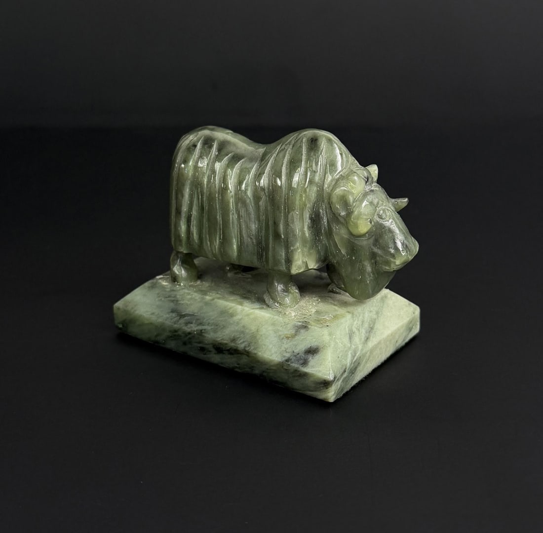 Alaskan Inuit Eskimo Jade Musk Ox (1 of 6)