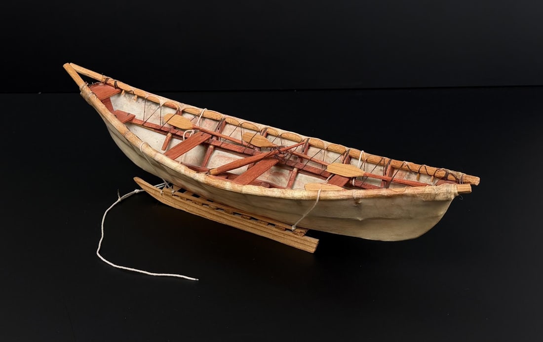 Victor Swan Alaskan Inuit Eskimo Miniature Canoe (1 of 7)