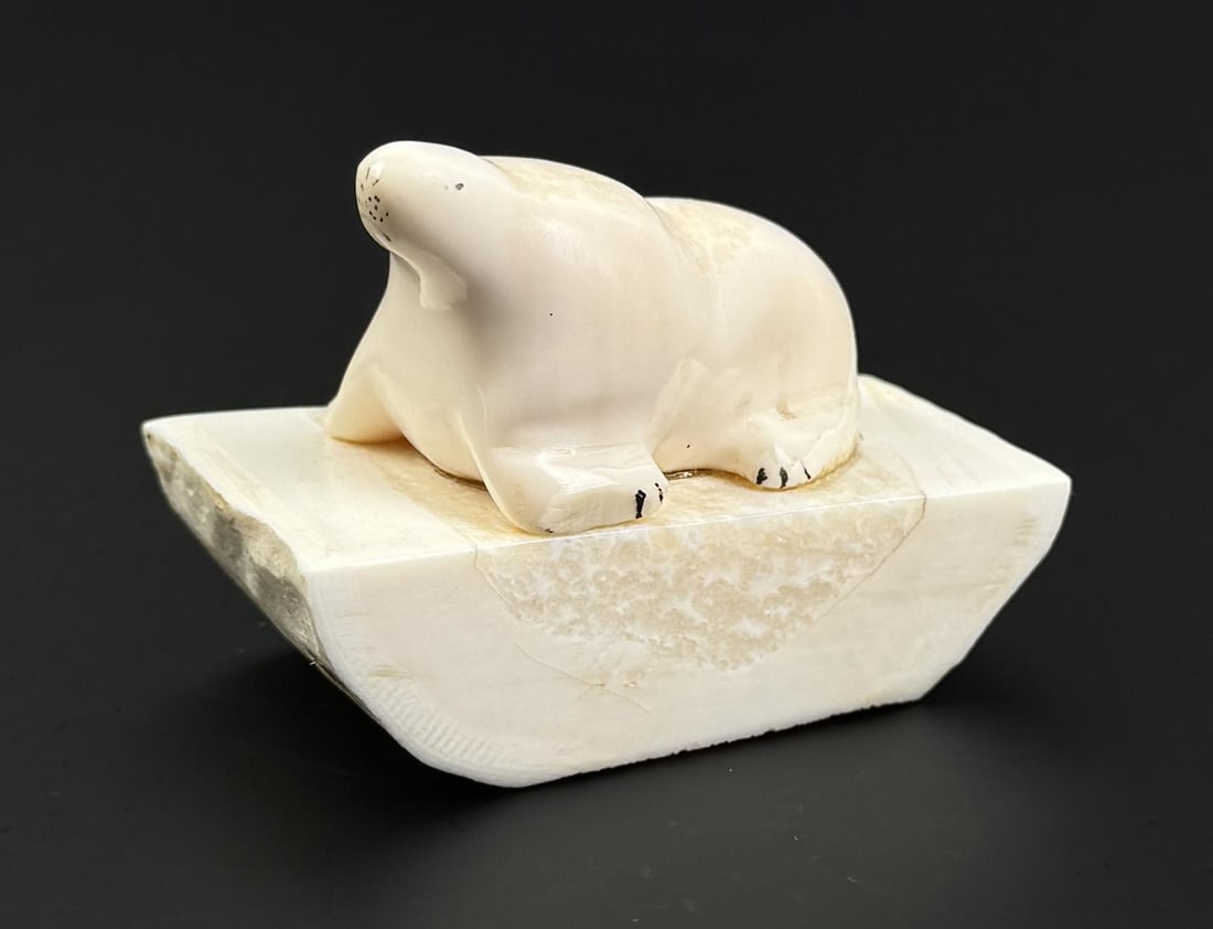 Alaskan Inuit Eskimo Carved Ivory Walrus (1 of 7)