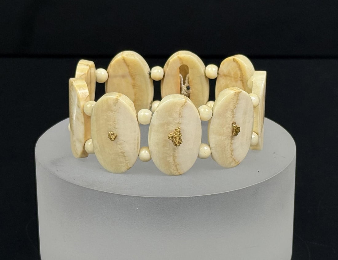 Alaskan Inuit Eskimo Carved Ivory Bracelet (1 of 5)