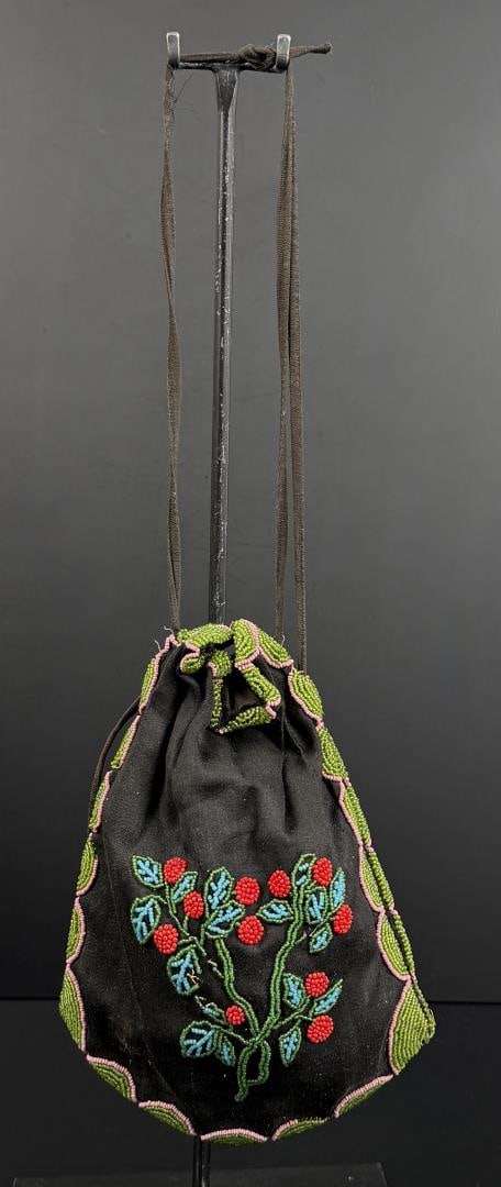 Woodlands Native American Indian Beaded Bag (1 of 4)