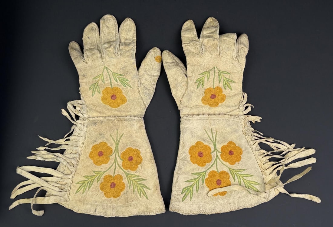 Plateau Native American Indian Gauntlets (1 of 6)