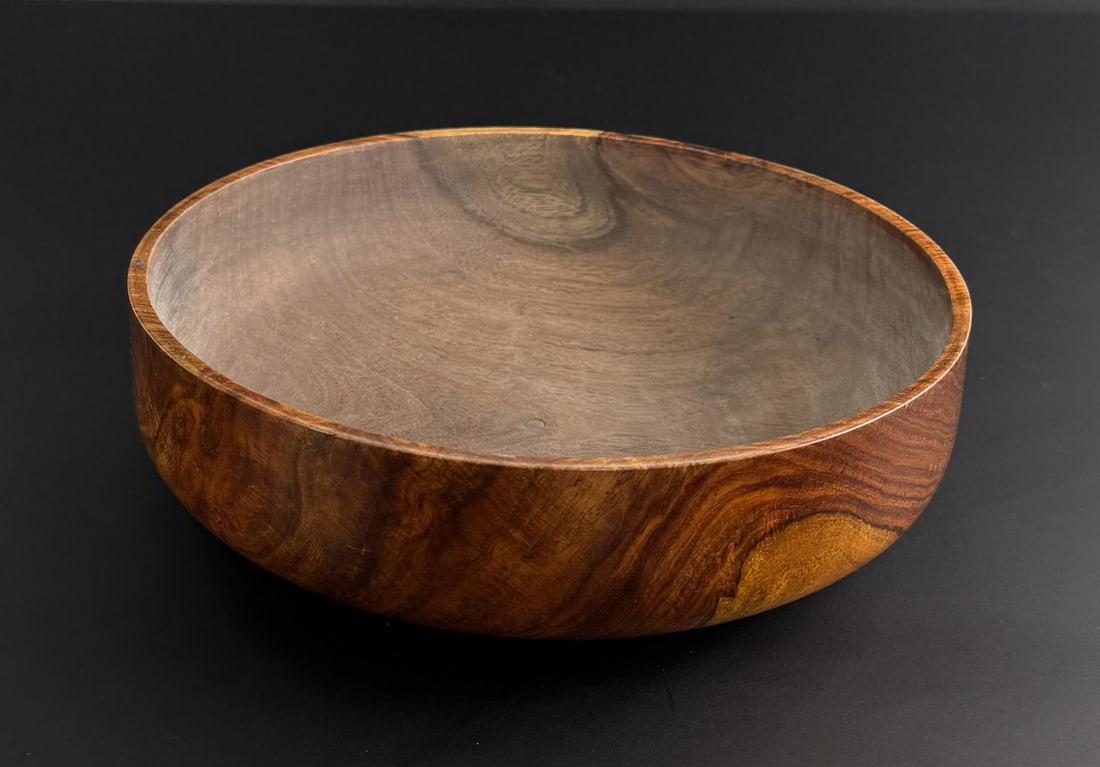 19th Century Hawaiian Kou Wood Calabash Bowl: 8 3/4" diameter, 2 1/4" tall.