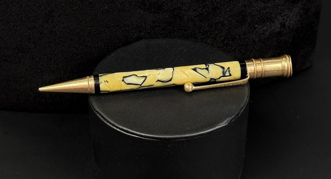Parker Duofold Mechanical Pencil: Black and Moderne.