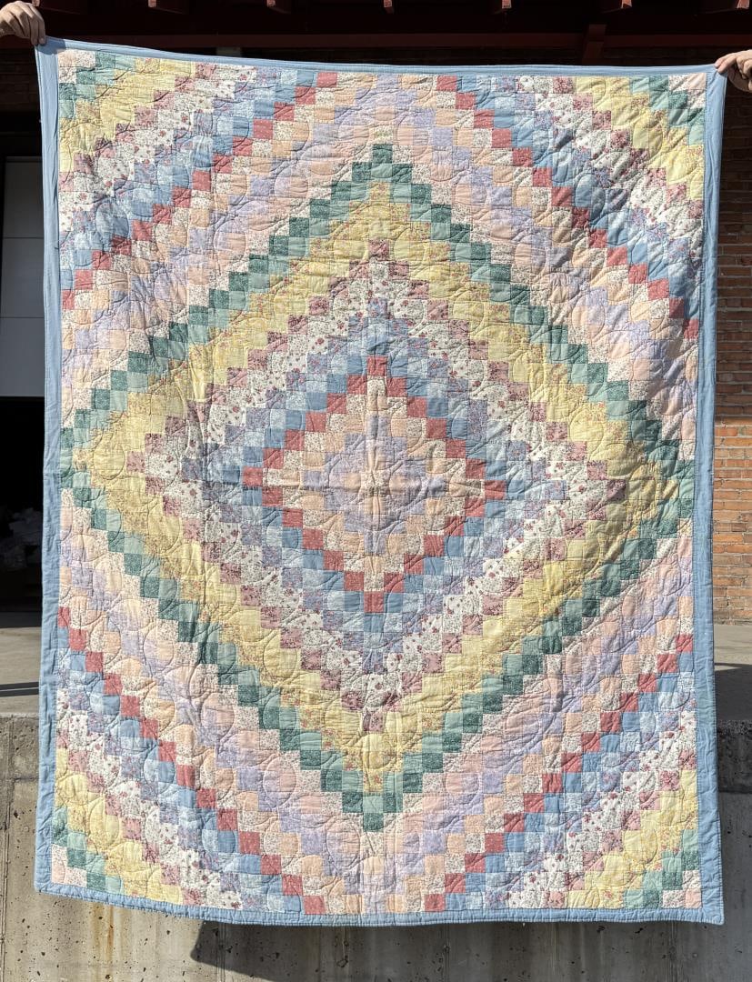 Arch Quilts Hawthorne New York Quilt: Made in Hawthorne New York. 66 1/2" by 84 1/2".