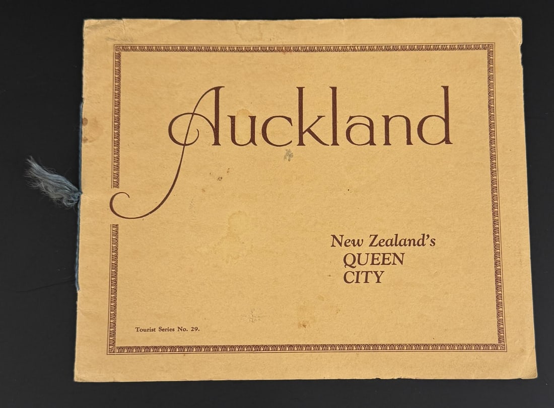 Aukland New Zealand Queen City Souvenir Booklet: Tourist Series No. 29