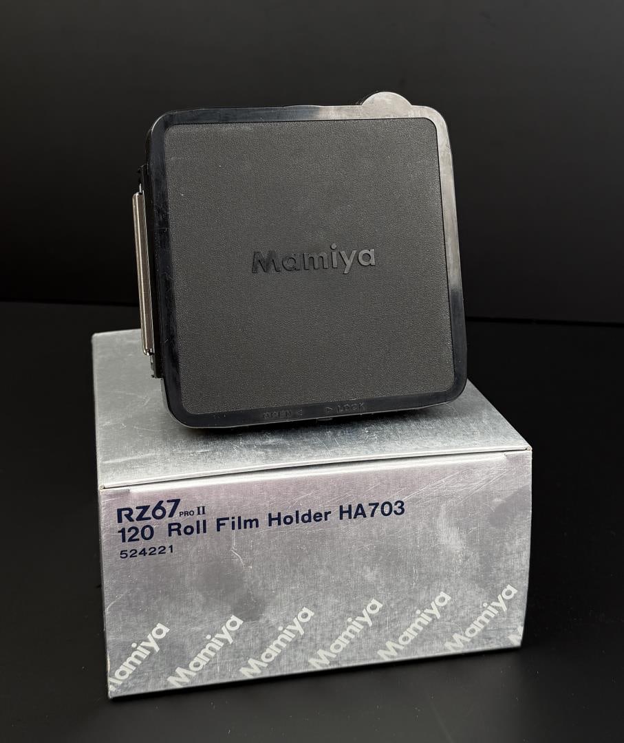 Mamiya RZ67 Pro II 120 Roll Film Holder HA703: Nice example in box.