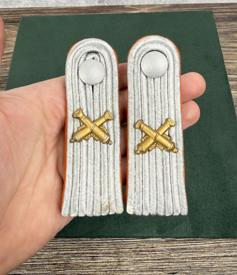WW2 German Gendarmerie Shoulder Boards: Lieutenant Ordnance. Nice original set.