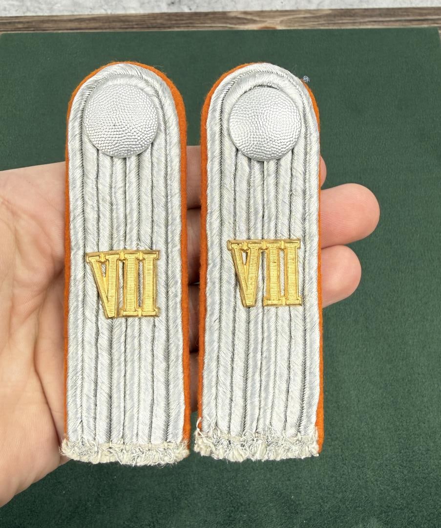 WW2 German Postal Police Shoulder Boards: Abteilungsfuhrer, department head, shoulder boards. Nice original set.