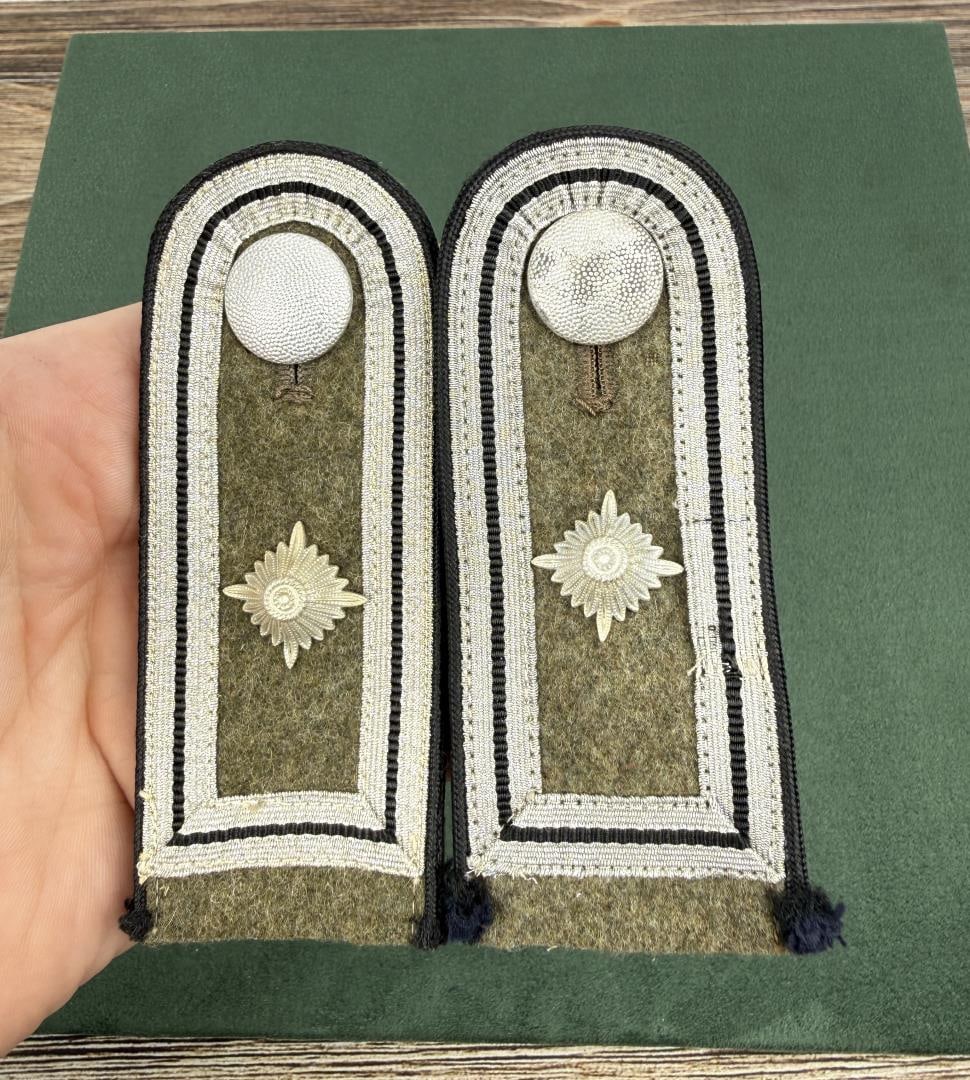 WW2 German Heer RAD Shoulder Boards: Obertruppfuhrer, senior troop leader. Nice original set.
