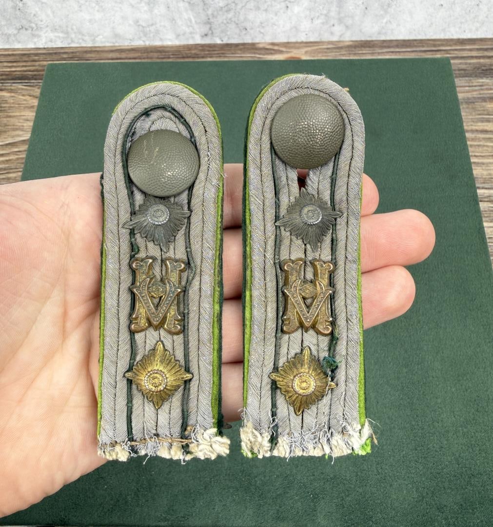 WW2 German Heer Apothecary Shoulder Boards (1 of 3)