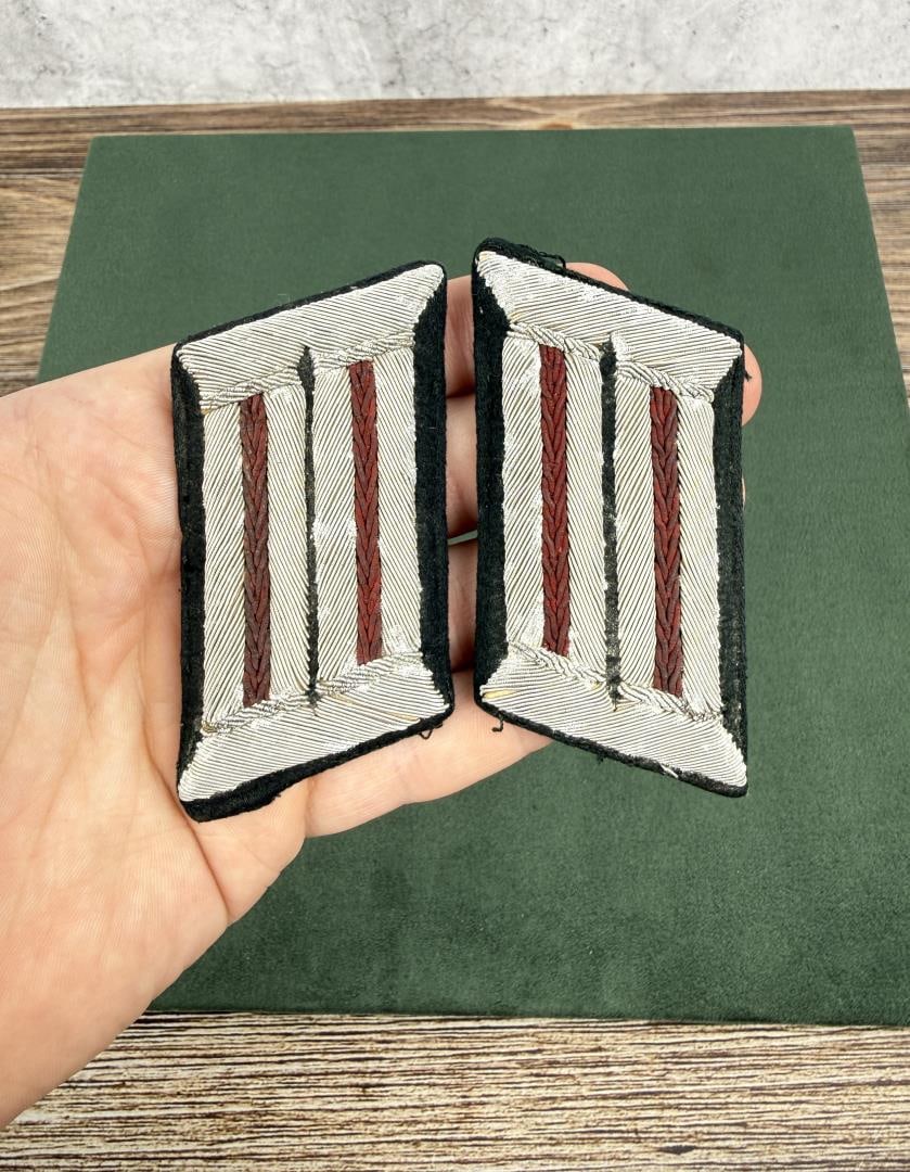 WW2 German Heer Smoke Troops Collar Tabs: Nice original set.