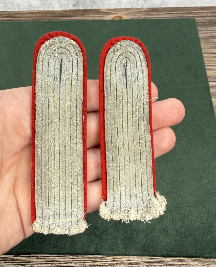 WW2 German Heer Artillery Shoulder Boards (1 of 3)