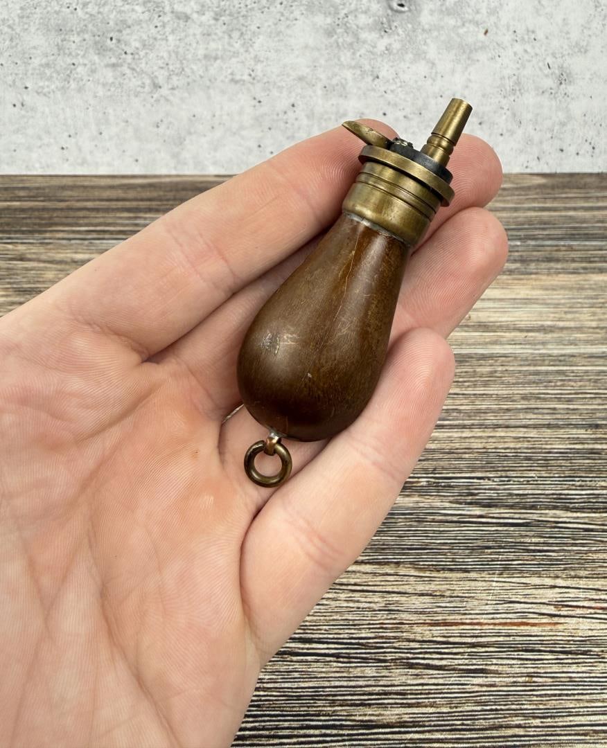 Sykes Miniature Pocket Revolver Powder Flask: Nice example. 3 1/4" long.