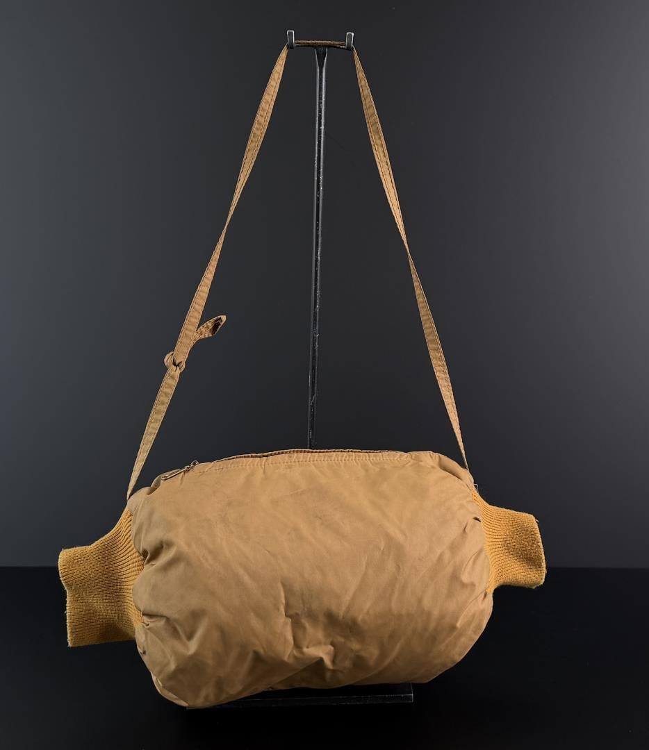 Vintage Eddie Bauer Goose Down Muff (1 of 6)