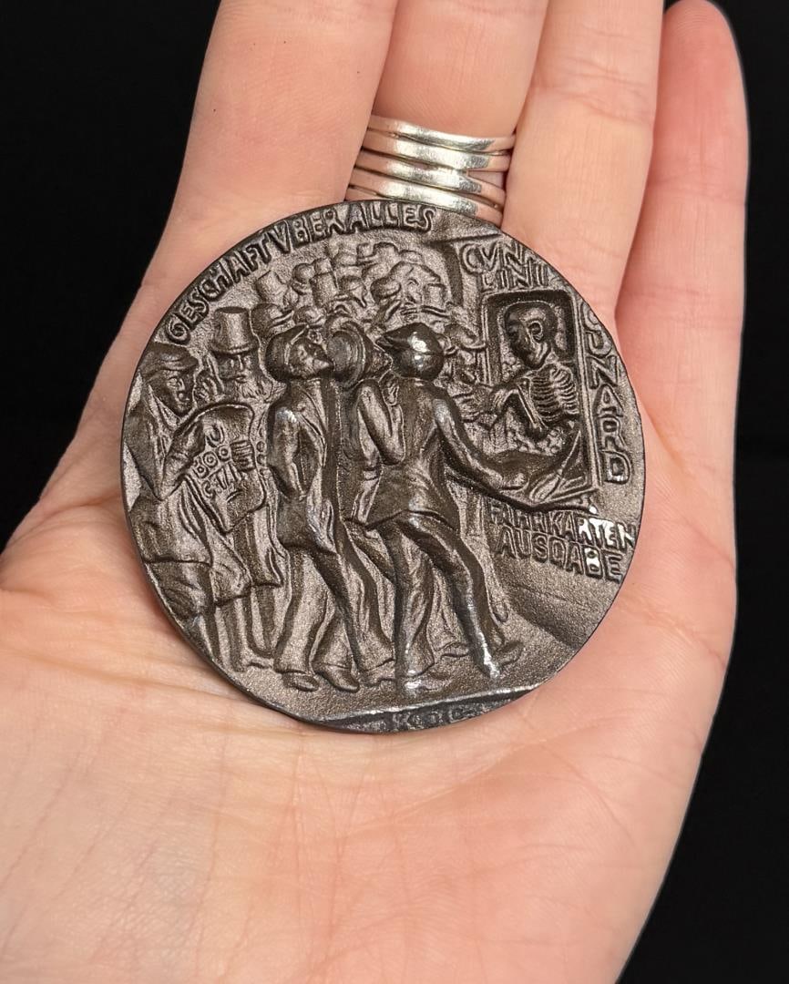 Sinking of the Lusitania Cast Iron Medal: 2 1/8" diameter.