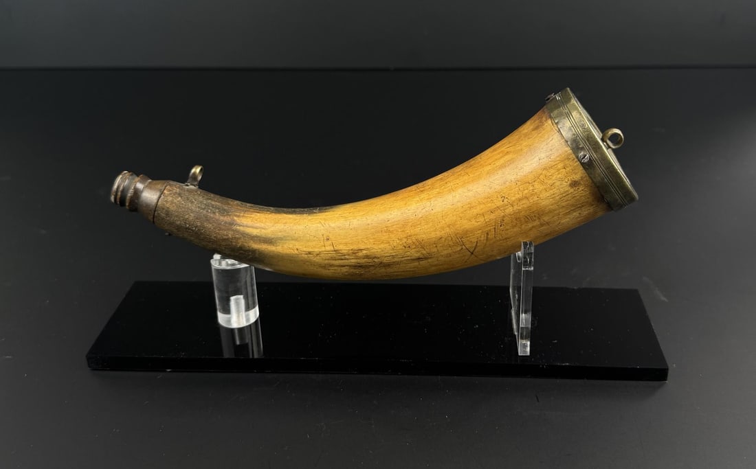 Early American Frontier Powder Horn: 9 1/4" long.