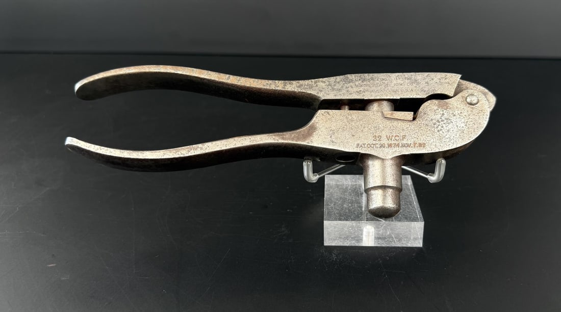 1882 Winchester .32 WCF Reloading Tool: Decent example