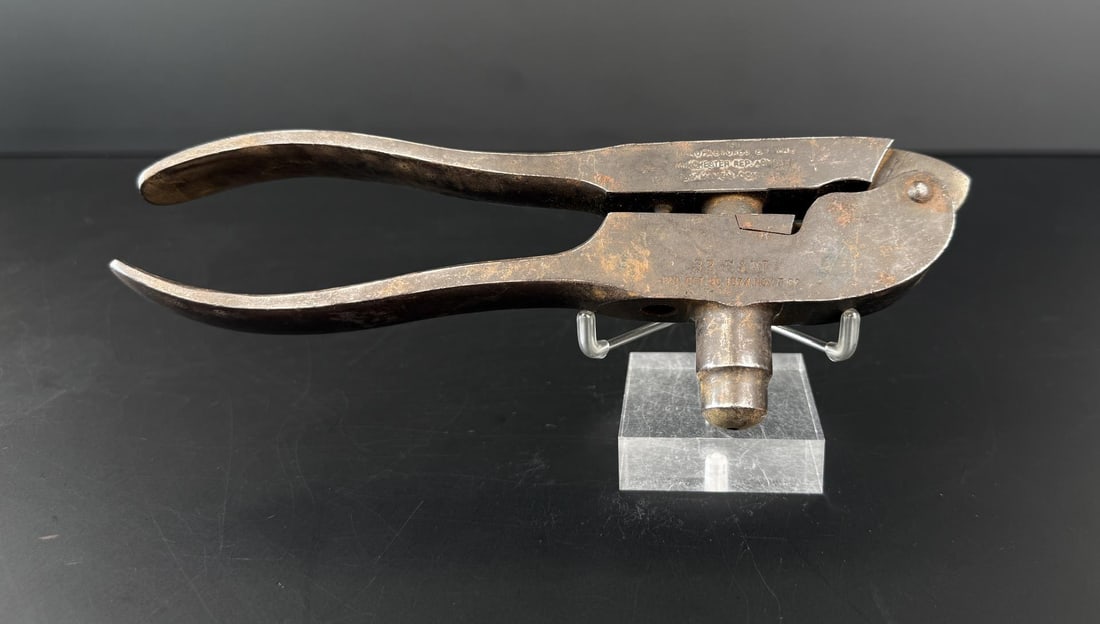 1882 Winchester .32 S&W Reloading Tool (1 of 6)