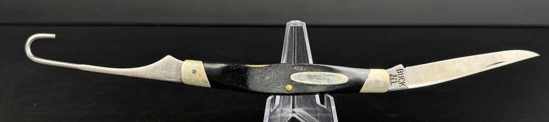 Buck 321 Bird & Trout Pocket Knife: Appears to be unused. No date code. Some oxidation to the handle which could be cleaned.