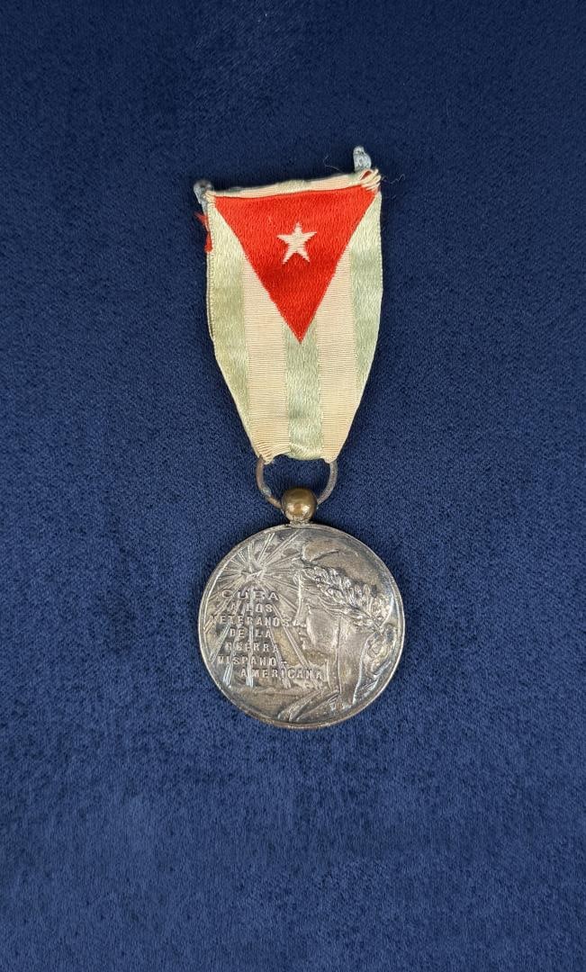 Cuba Spanish Americana War Veterans Medal: Nice example.