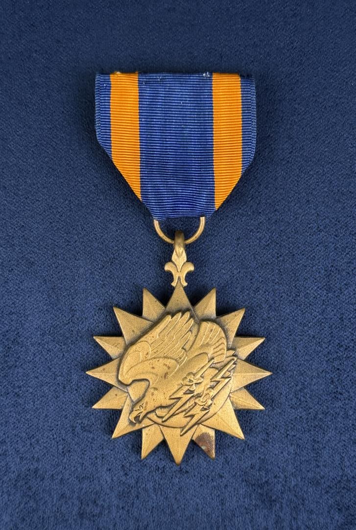 WW2 US Air Medal: Nice example.
