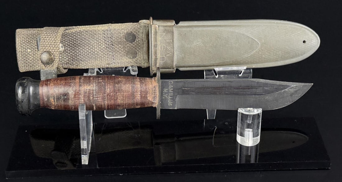 WW2 USN US Navy Camillus Mark 1 Fighting Knife (1 of 6)