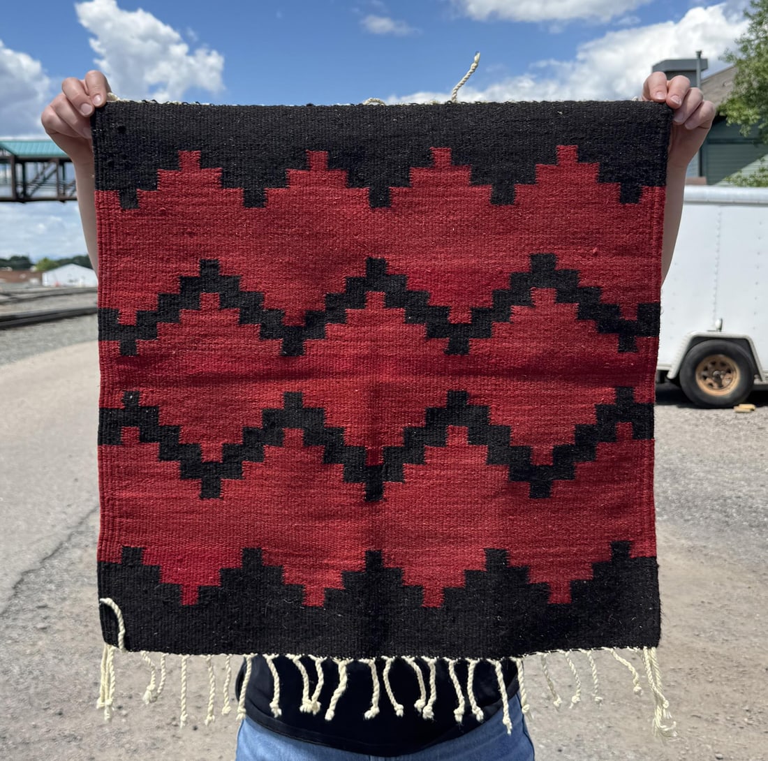 Zapotec Mexico Indian Pattern Southwest Rug: 23" by 24"