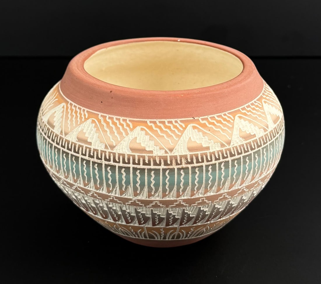 Patricia Sam Navajo Pueblo Sgraffito Pottery Jar (1 of 7)