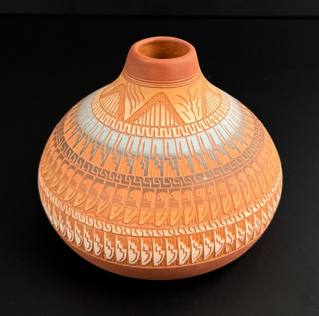 Patricia Sam Navajo Pueblo Sgraffito Seed Pot (1 of 7)